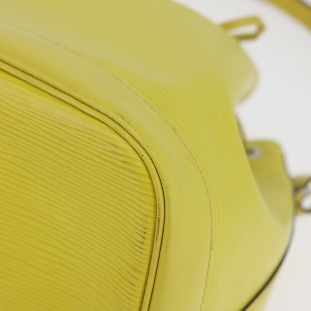 Louis Vuitton Petit Noe Handbag Epi Leather Green Leather Handbag (Pre-Owned)