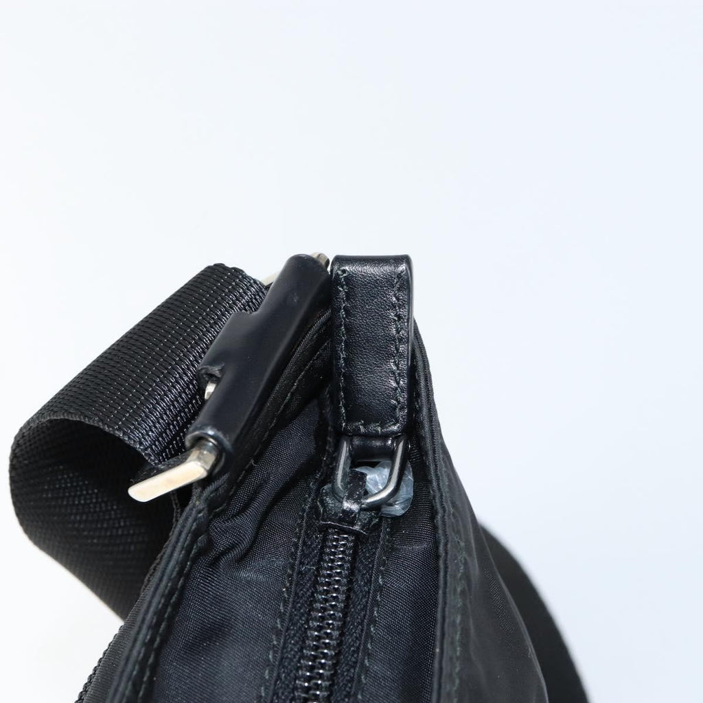 Prada Front Pocket Messenger Bag Tessuto Black Nylon Shoulder Bag Bag (Pre-Owned)