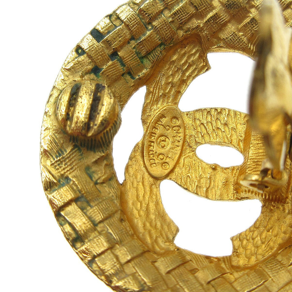 Chanel Vintage Cc Round Cutout Clip-On Earrings Metal Gold Gold_Plated Earrings Jewelry (Pre-Owned)