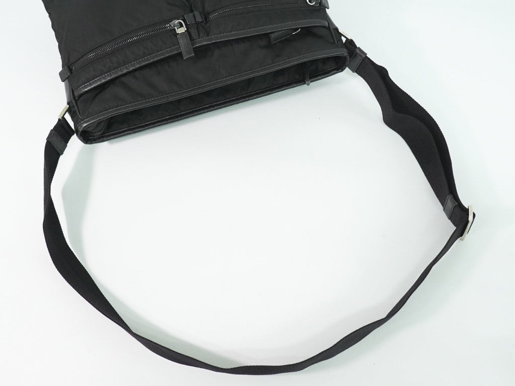 Prada Double Pocket Zip Messenger Tessuto Black Nylon Shoulder Bag Bag (Pre-Owned)