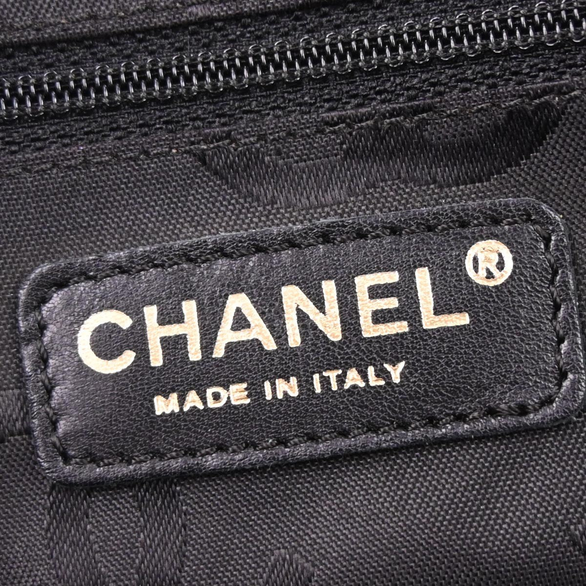 Chanel Surpique Tote Quilted Leather Black Leather Tote Bag Bag (Pre-Owned)