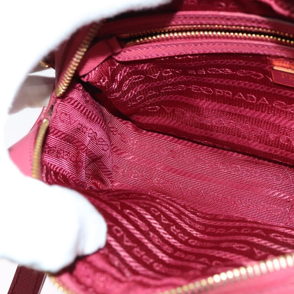 Prada Front Pocket Crossbody Bag Saffiano Leather Pink Leather Shoulder Bag Bag (Pre-Owned)