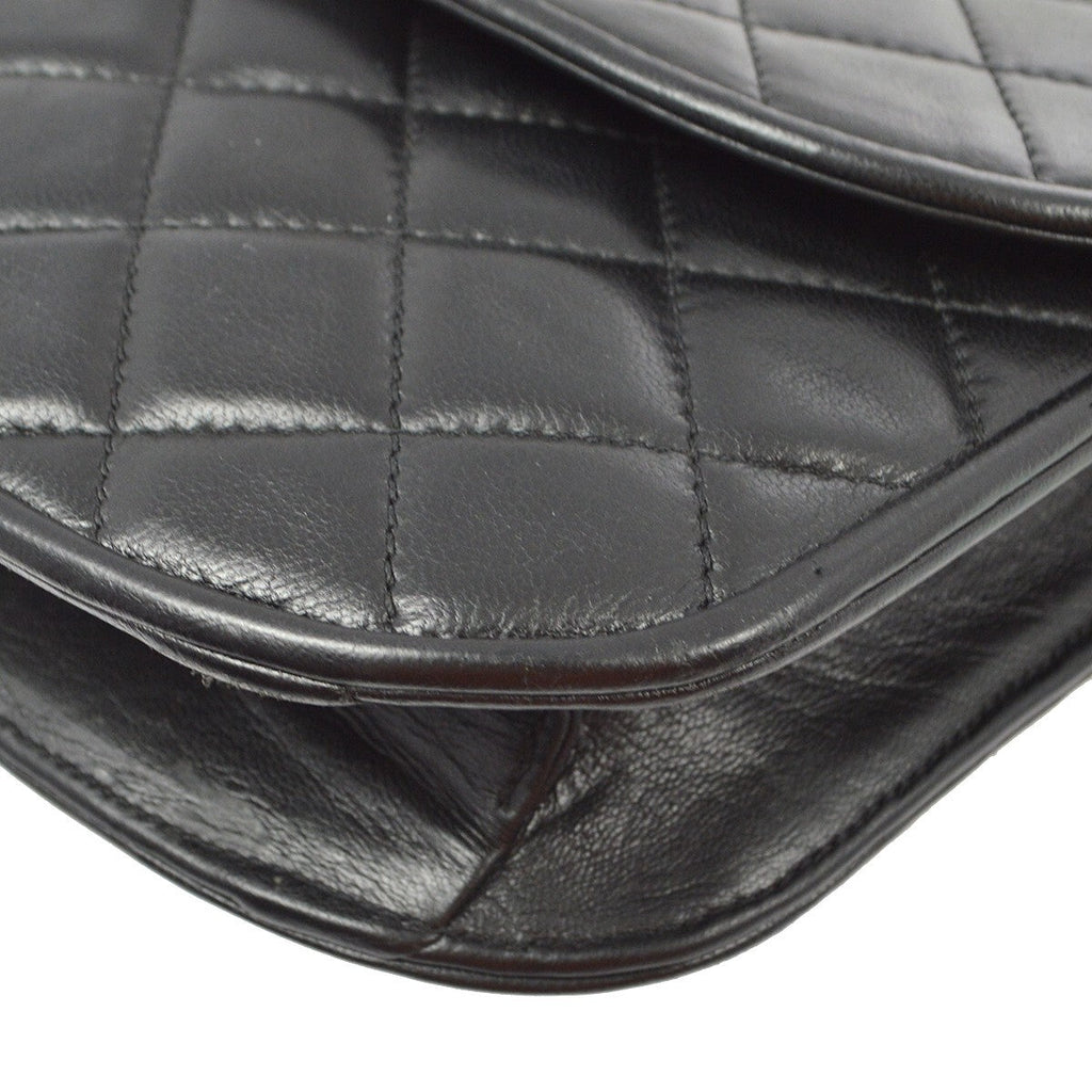 Chanel Vintage Round Flap Bag Quilted Lambskin Black Leather Shoulder Bag Bag (Pre-Owned)