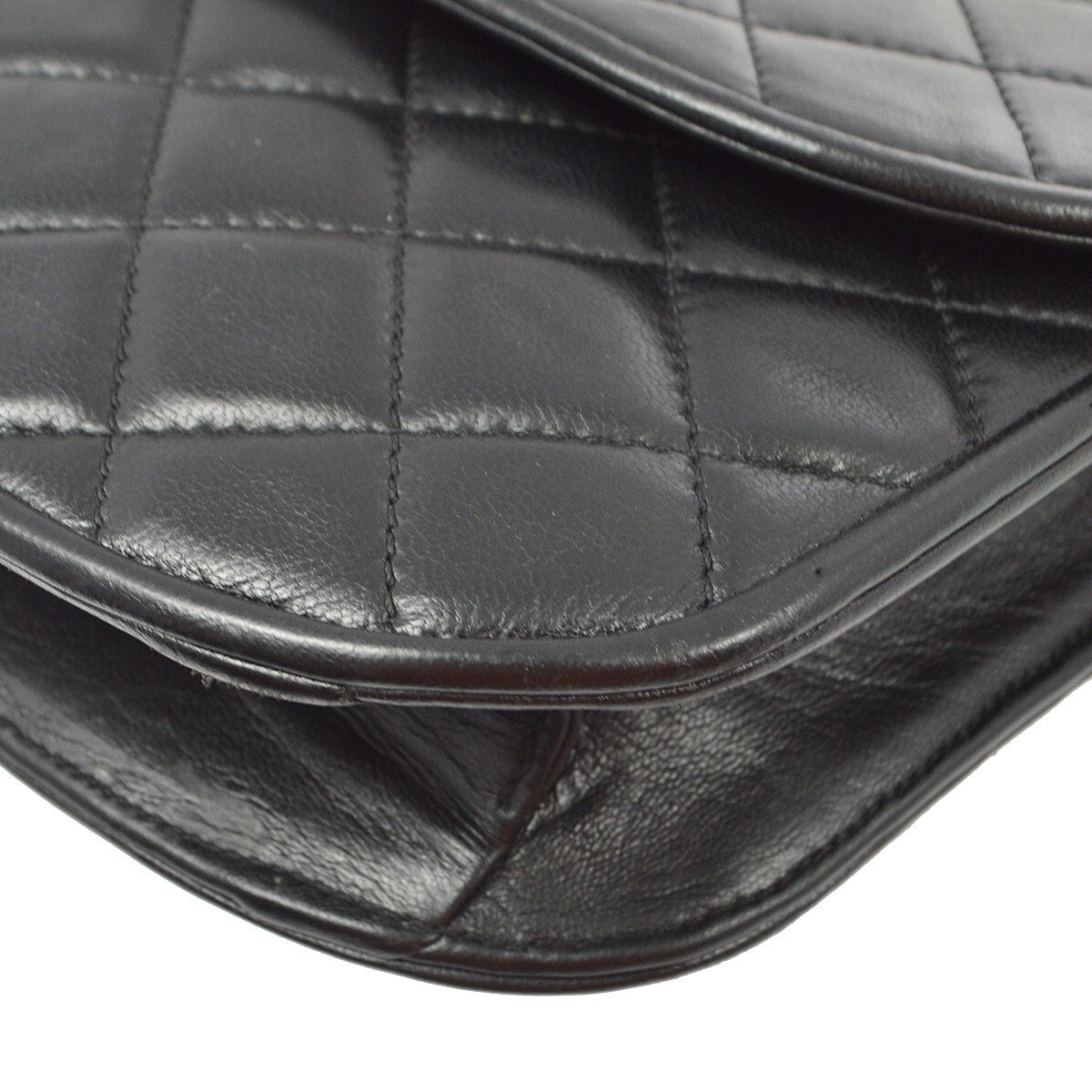 Chanel Vintage Round Flap Bag Quilted Lambskin Black Leather Shoulder Bag Bag (Pre-Owned)