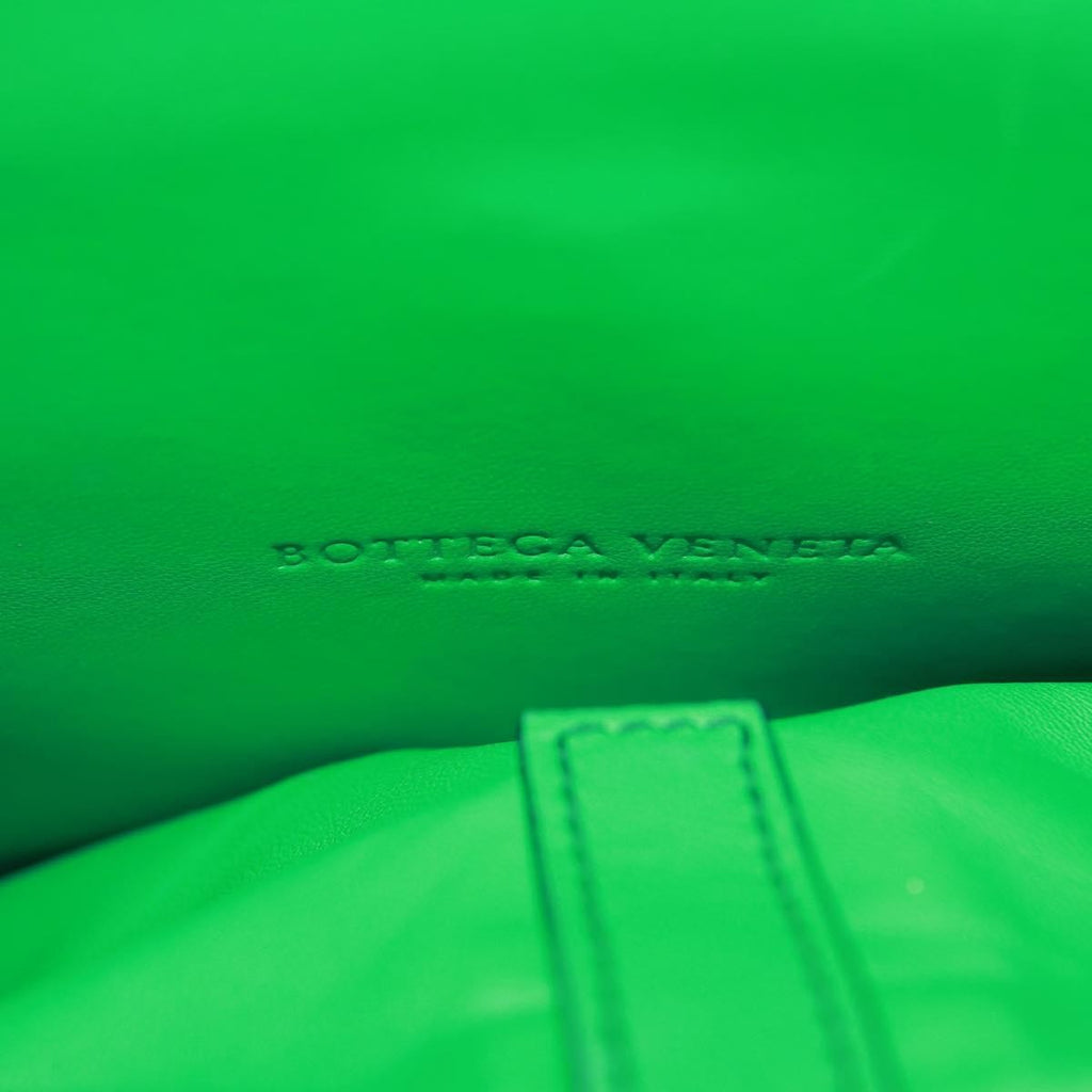 Bottega Veneta Intrecciato Handbag Leather Green Leather Handbag (Pre-Owned)