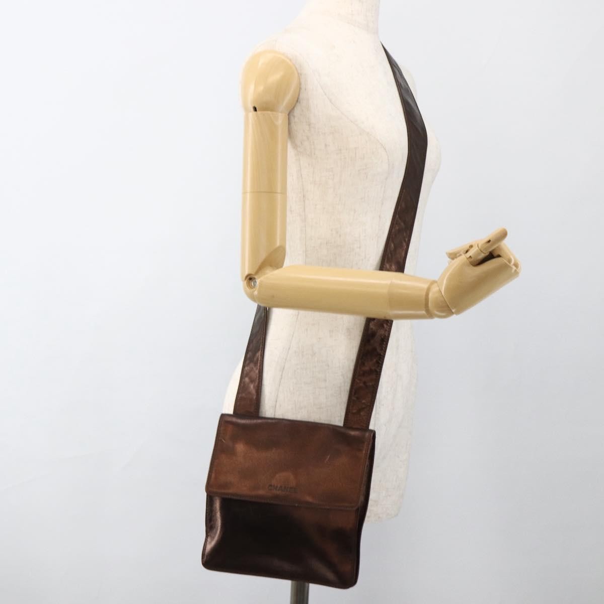Chanel Vintage Logo Flap Messenger Bag Leather Brown Leather Shoulder Bag Bag (Pre-Owned)
