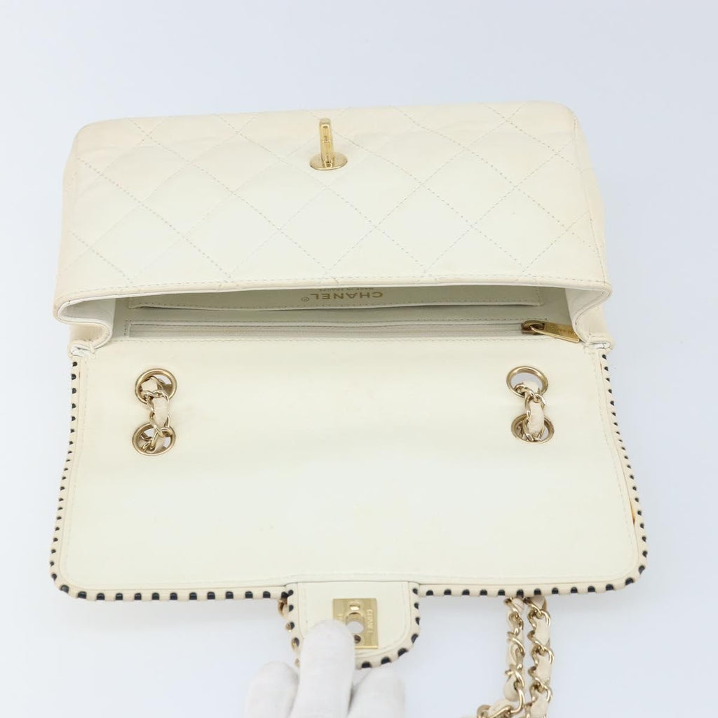 Chanel Vintage Punched Edge Classic Single Flap Bag Quilted Lambskin White Leather Shoulder Bag Bag (Pre-Owned)