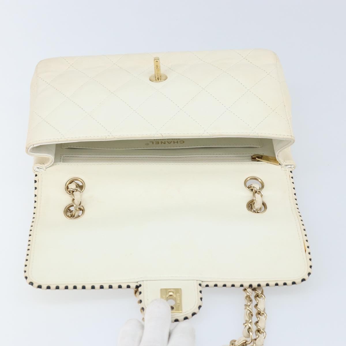 Chanel Vintage Punched Edge Classic Single Flap Bag Quilted Lambskin White Leather Shoulder Bag Bag (Pre-Owned)