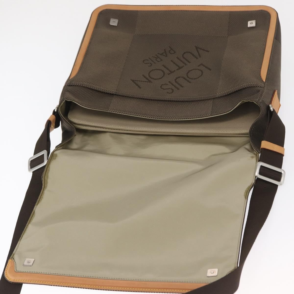 Louis Vuitton Terre Messenger Bag Damier Geant Canvas Brown Canvas Shoulder Bag Bag (Pre-Owned)