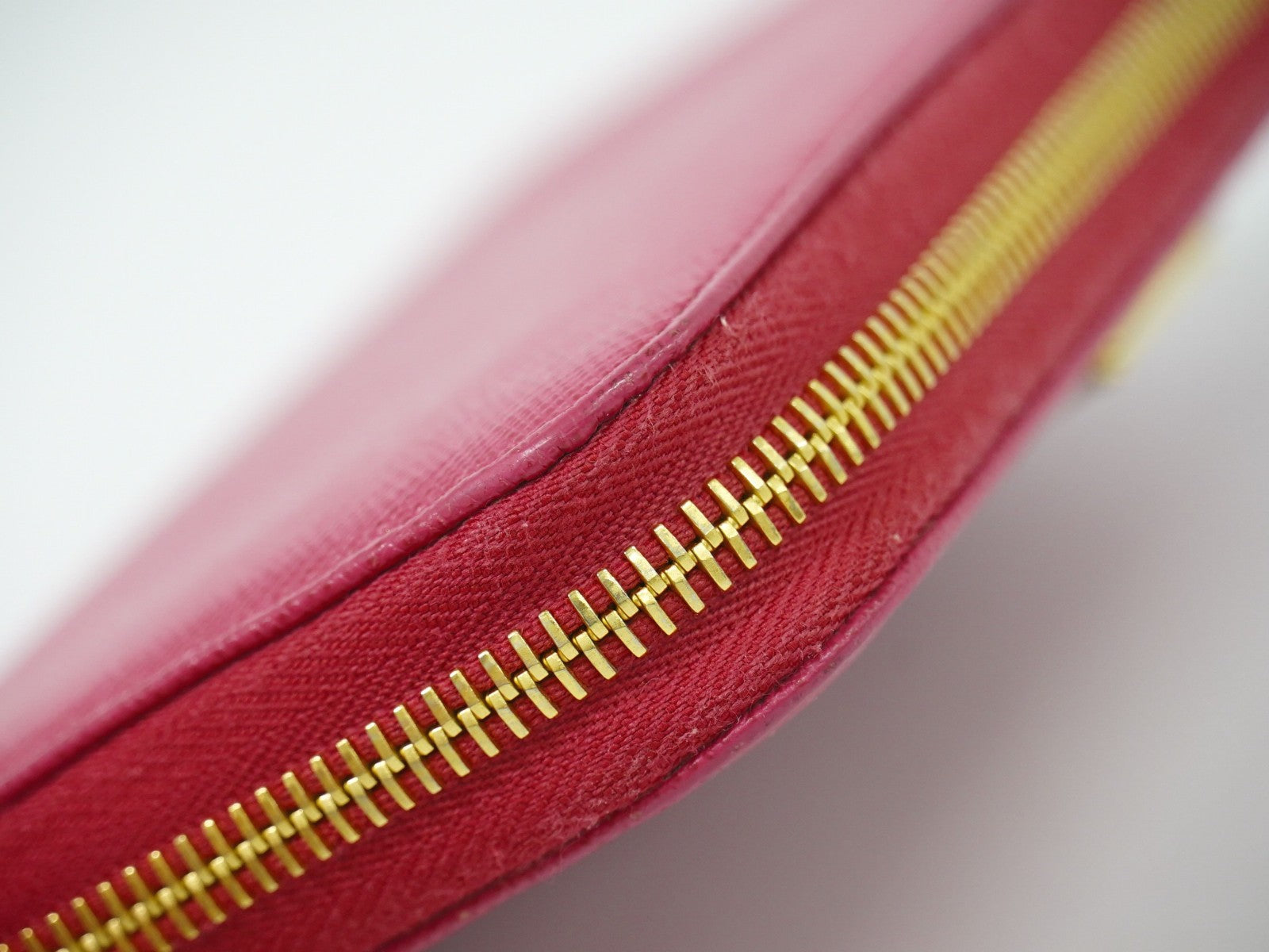 Prada Zip Around Tab Wallet Saffiano Leather Pink Leather Wallets Accessory (Pre-Owned)
