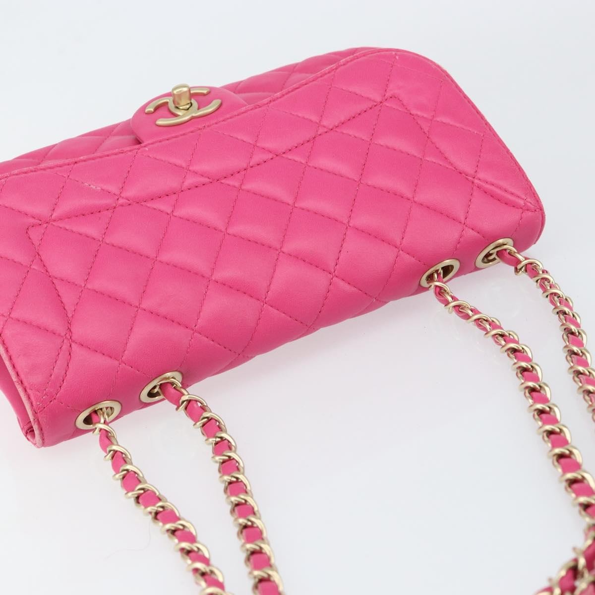 Chanel Mademoiselle Chic Flap Bag Quilted Lambskin Pink Leather Shoulder Bag Bag (Pre-Owned)