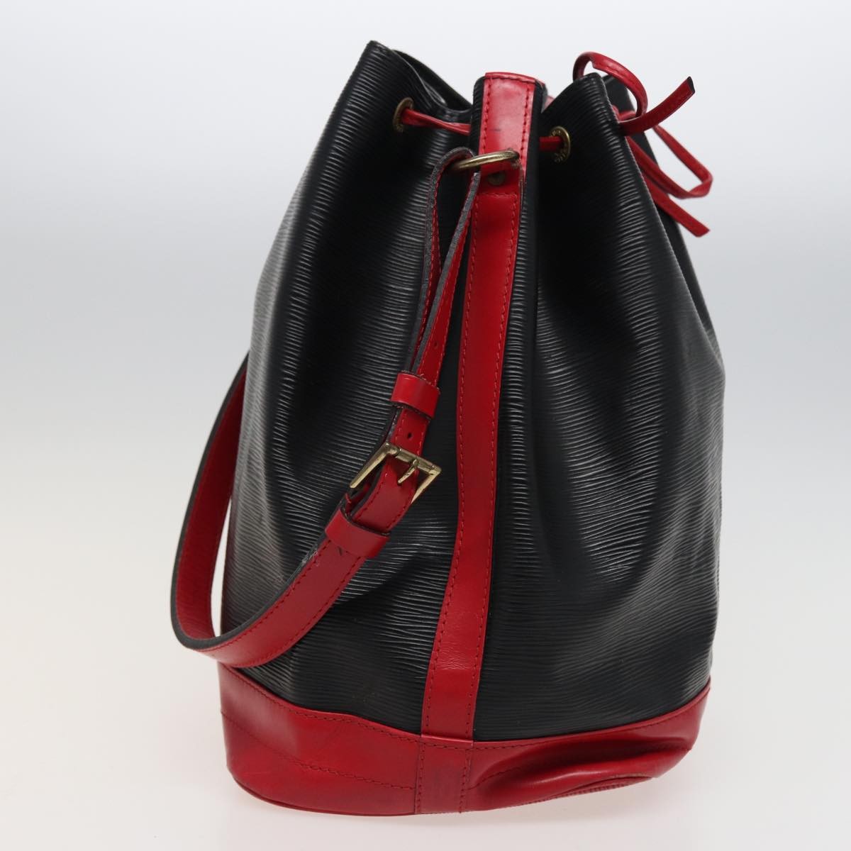 Louis Vuitton Bicolor Noe Handbag Epi Leather Black Leather Shoulder Bag Bag (Pre-Owned)
