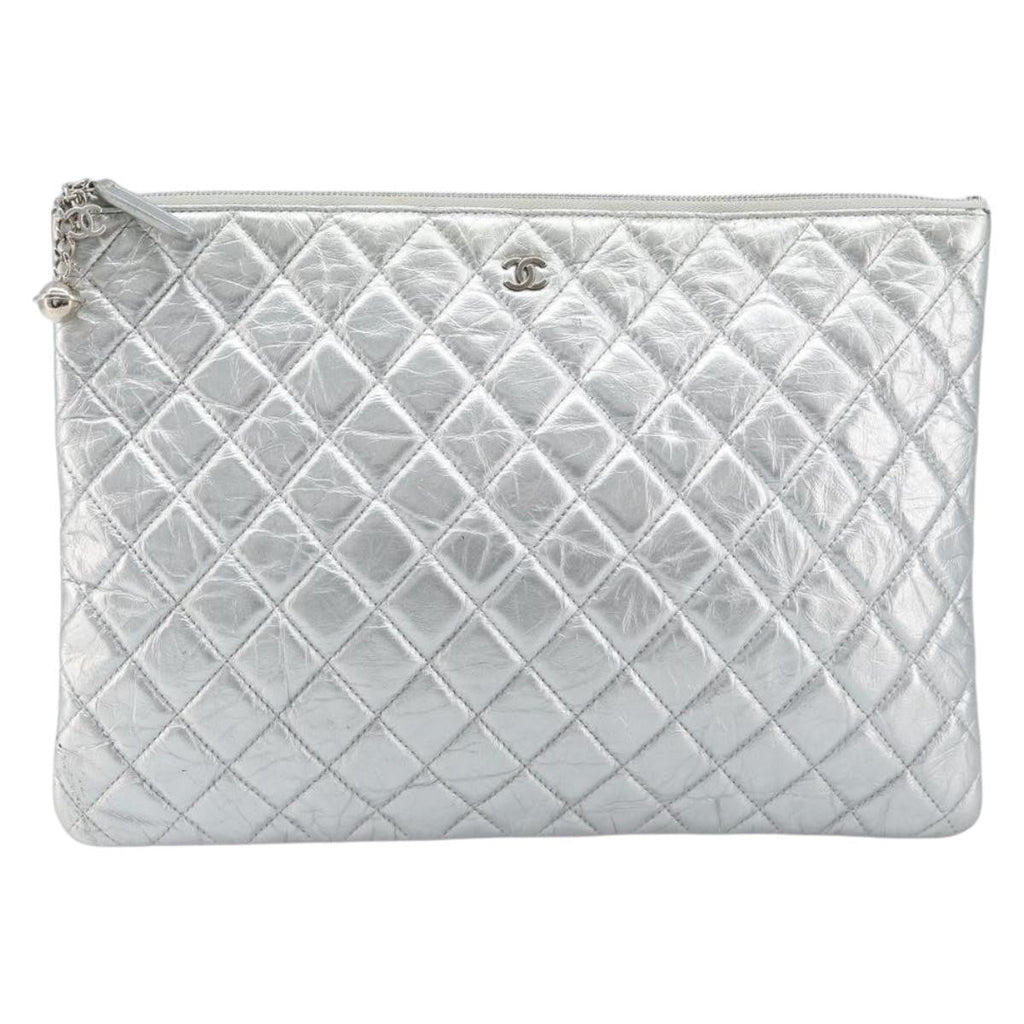 Chanel O Case Clutch Quilted Crumpled Calfskin Silver Leather Clutche & Pouche Bag (Pre-Owned)