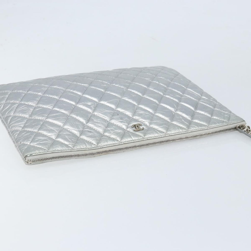 Chanel O Case Clutch Quilted Crumpled Calfskin Silver Leather Clutche & Pouche Bag (Pre-Owned)