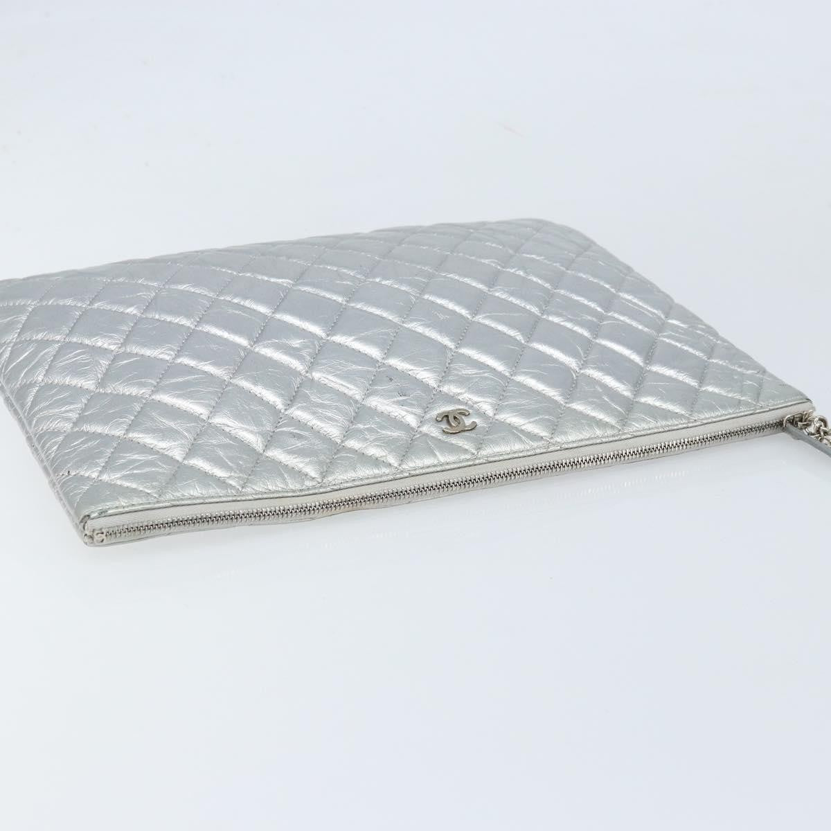 Chanel O Case Clutch Quilted Crumpled Calfskin Silver Leather Clutche & Pouche Bag (Pre-Owned)