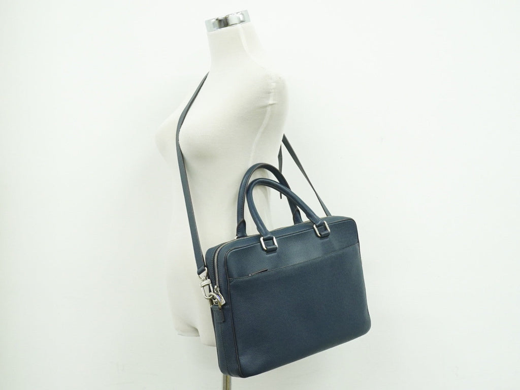 Louis Vuitton Porte-Documents Business Bag Taiga Leather Navy Leather Briefcase Bag (Pre-Owned)