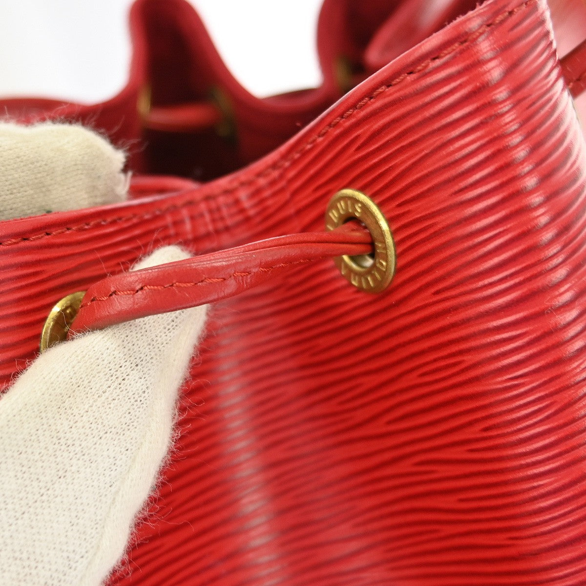 Louis Vuitton Noe Handbag Epi Leather Red Leather Shoulder Bag Bag (Pre-Owned)