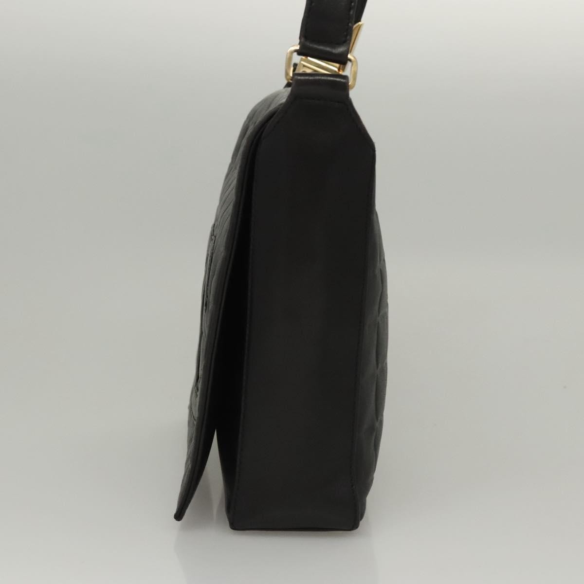 Chanel Chocolate Bar Cc Shoulder Bag Quilted Leather Black Leather Shoulder Bag Bag (Pre-Owned)