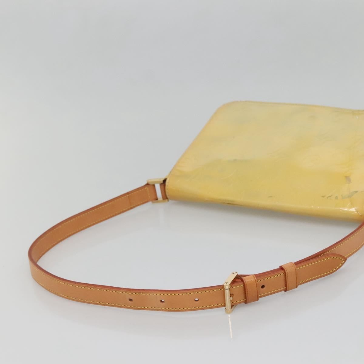 Louis Vuitton Thompson Street Handbag Monogram Vernis Beige Patent_Leather Shoulder Bag Bag (Pre-Owned)