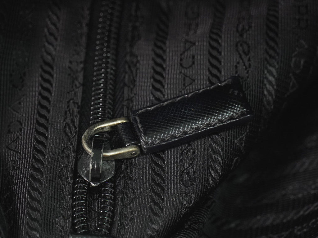 Prada Flat Messenger Bag Tessuto Black Nylon Shoulder Bag Bag (Pre-Owned)