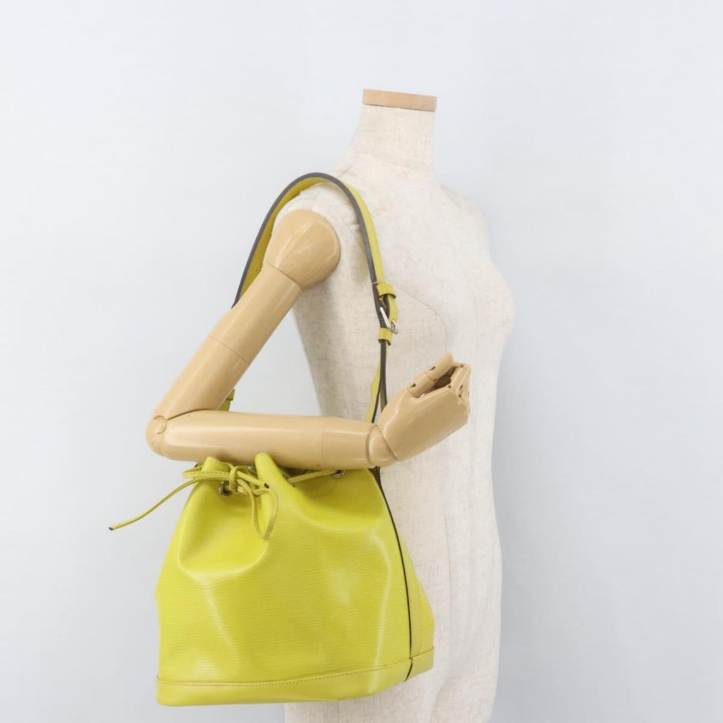 Louis Vuitton Petit Noe Handbag Epi Leather Green Leather Handbag (Pre-Owned)