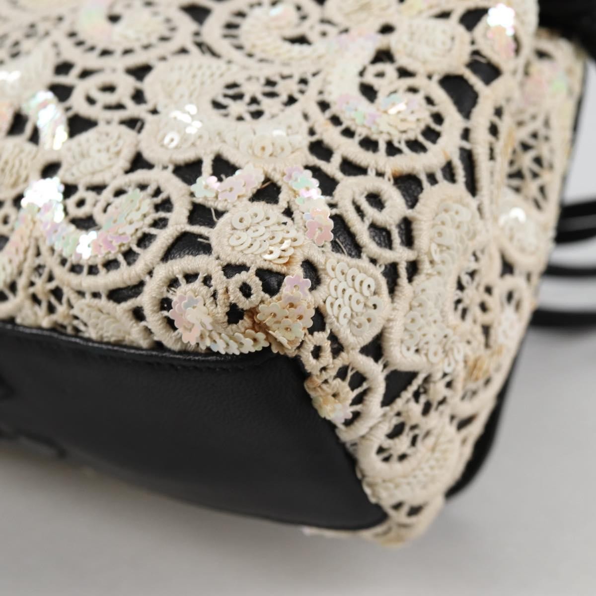 Chanel Floral Cc Flap Bag Leather White Leather Shoulder Bag Bag (Pre-Owned)