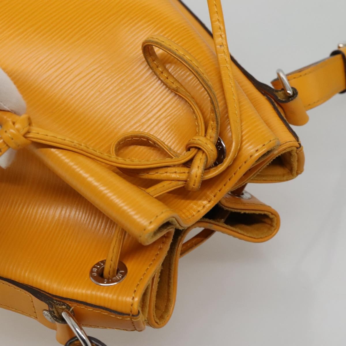 Louis Vuitton Petit Noe Nm Handbag Epi Leather Yellow Leather Shoulder Bag Bag (Pre-Owned)