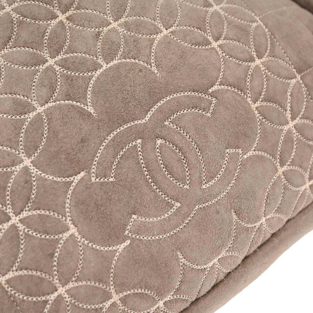 Chanel Vintage Embroidered Cc Chain Tote Quilted Suede And Shearling Brown Suede Tote Bag Bag (Pre-Owned)