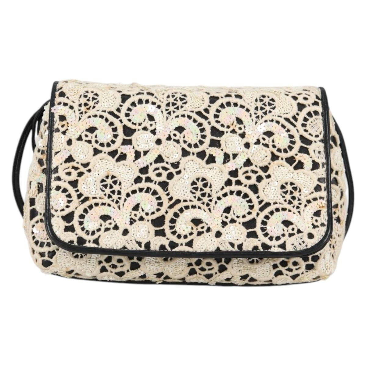 Chanel Floral Cc Flap Bag Leather White Leather Shoulder Bag Bag (Pre-Owned)