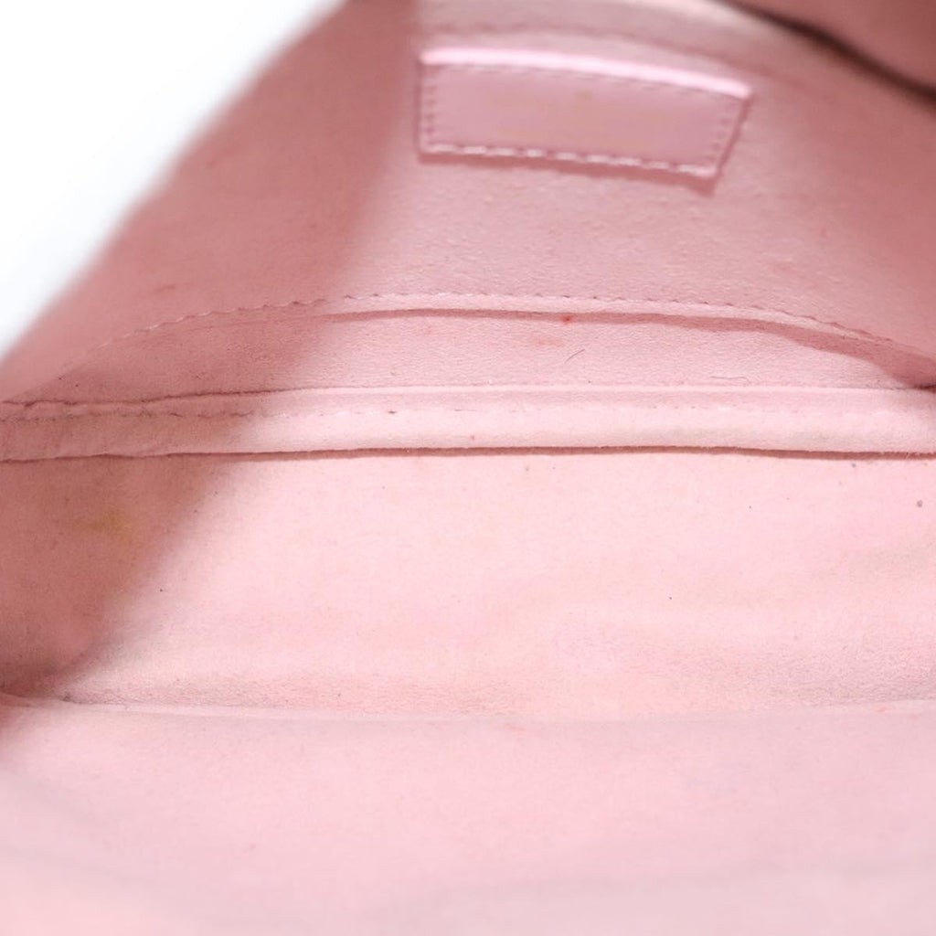 Louis Vuitton New Wave Camera Bag Quilted Leather Pink Leather Bag (Pre-Owned)