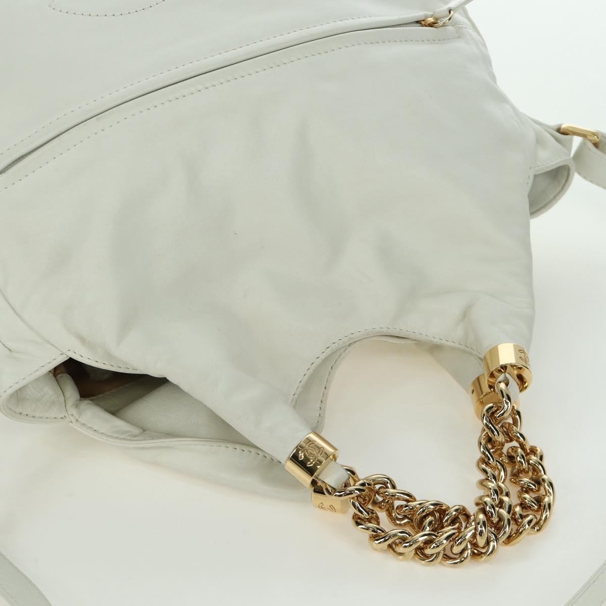 Chanel Rodeo Drive Hobo Leather White Leather Handbag (Pre-Owned)
