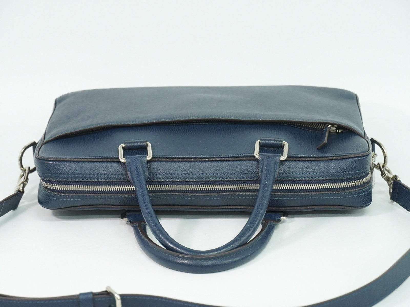 Louis Vuitton Porte-Documents Business Bag Taiga Leather Navy Leather Briefcase Bag (Pre-Owned)