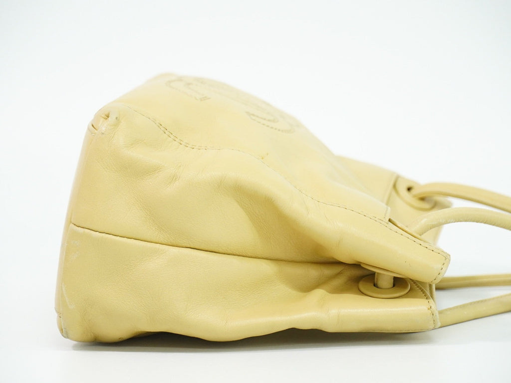 Chanel Vintage Cc Tassel Shoulder Bag Lambskin Beige Leather Shoulder Bag Bag (Pre-Owned)