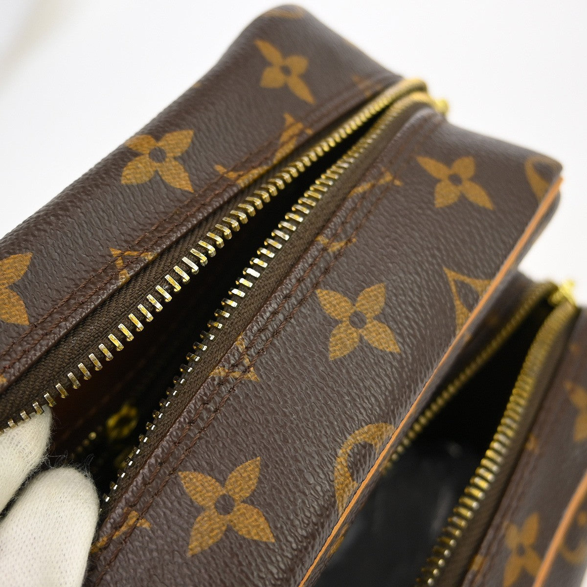 Louis Vuitton Nil Messenger Bag Monogram Canvas Brown Canvas Shoulder Bag Bag (Pre-Owned)