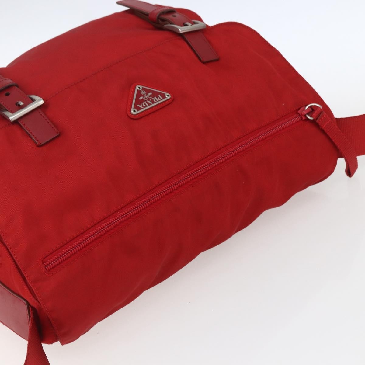 Prada Zip Buckle Messenger Bag Tessuto Red Nylon Shoulder Bag Bag (Pre-Owned)