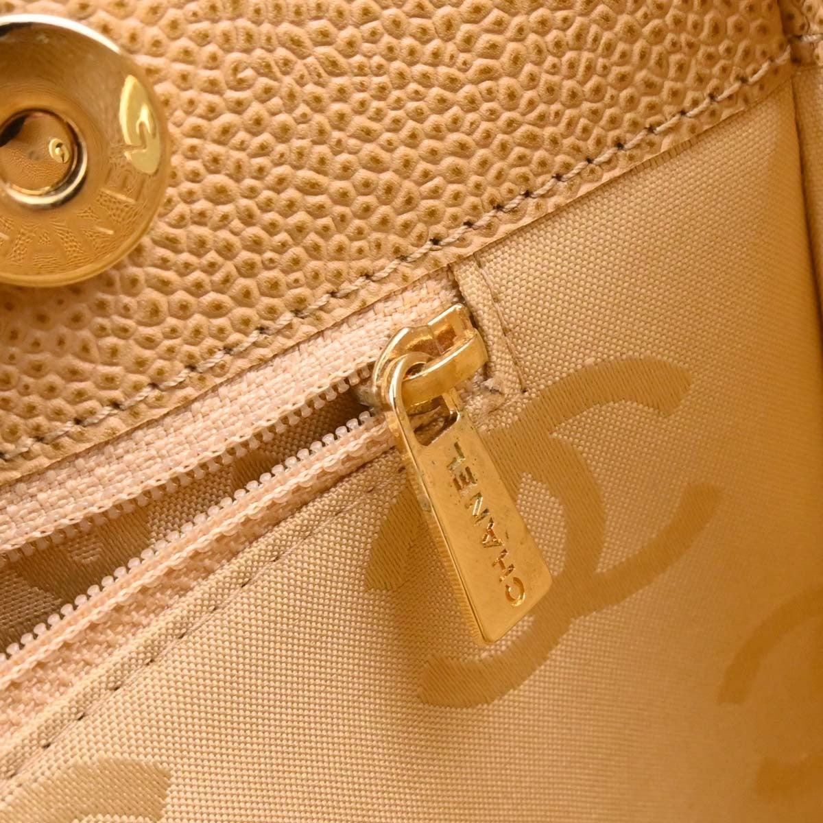 Chanel Vintage Chocolate Bar Open Tote Quilted Caviar Beige Leather Tote Bag Bag (Pre-Owned)