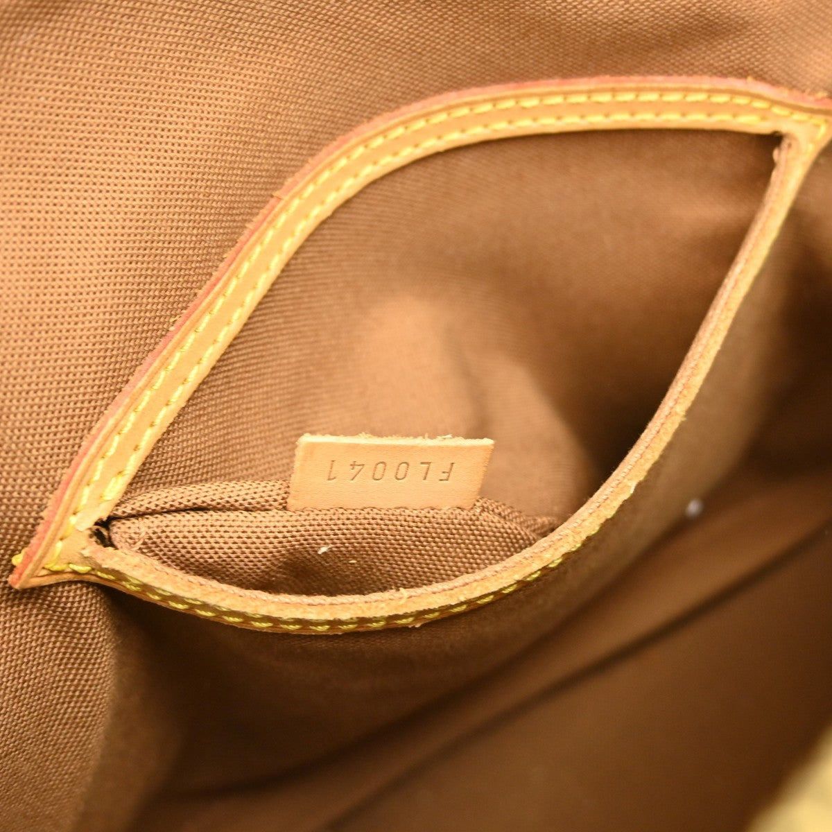 Louis Vuitton Alma Handbag Monogram Canvas Brown Canvas Handbag (Pre-Owned)