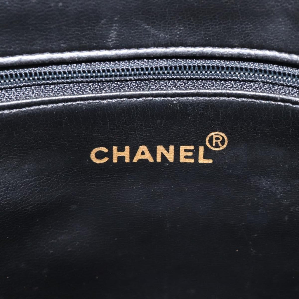 Chanel Vintage Cc Dome Bag Caviar Black Calfskin Handbag (Pre-Owned)