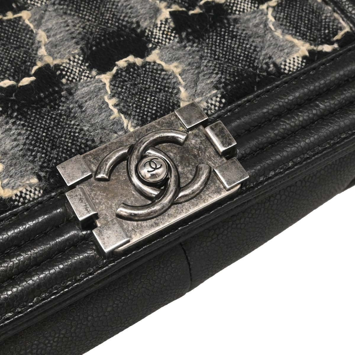 Chanel Boy Flap Bag Tweed And Leather Black Leather Shoulder Bag Bag (Pre-Owned)
