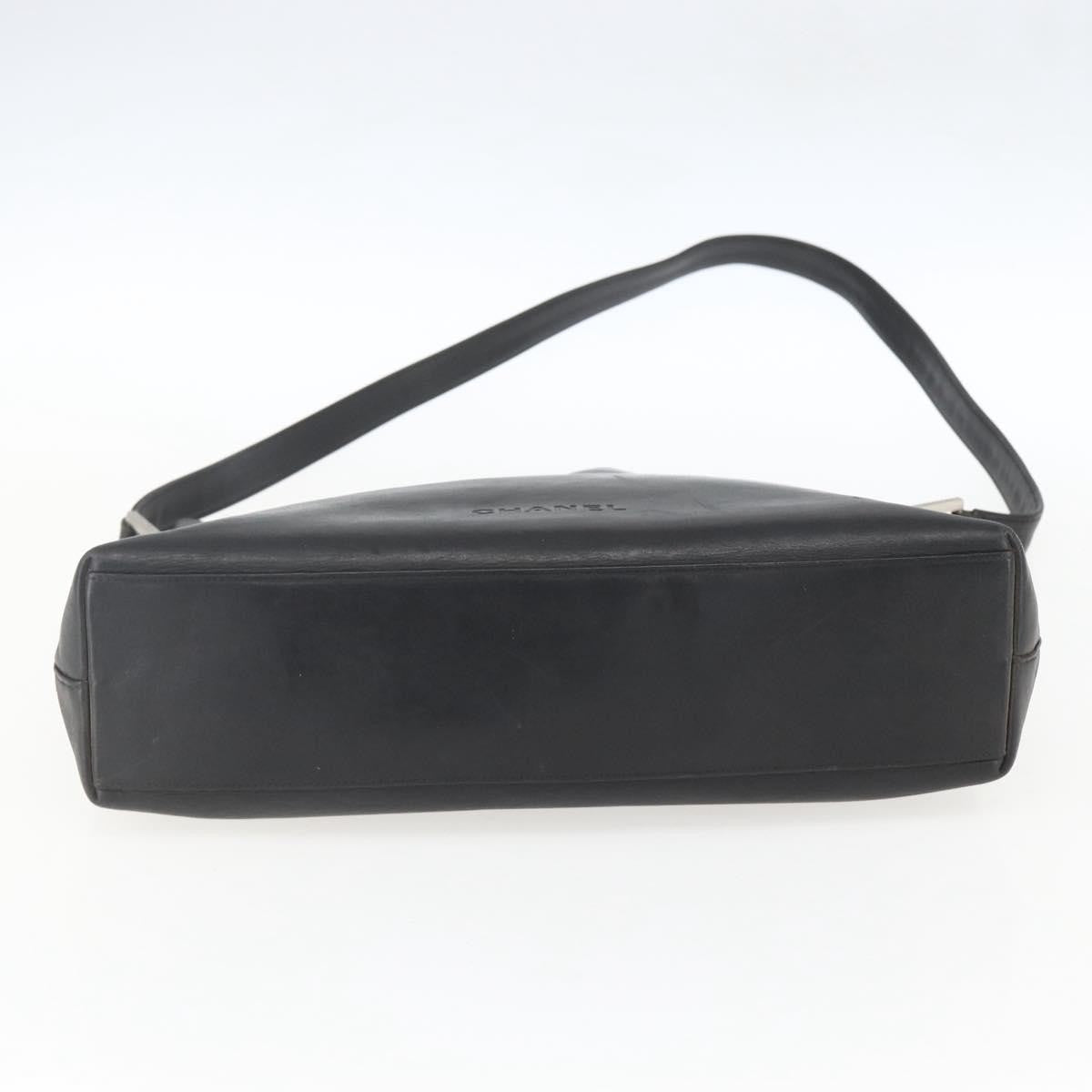Chanel Vintage Shoulder Bag Leather Black Leather Shoulder Bag Bag (Pre-Owned)