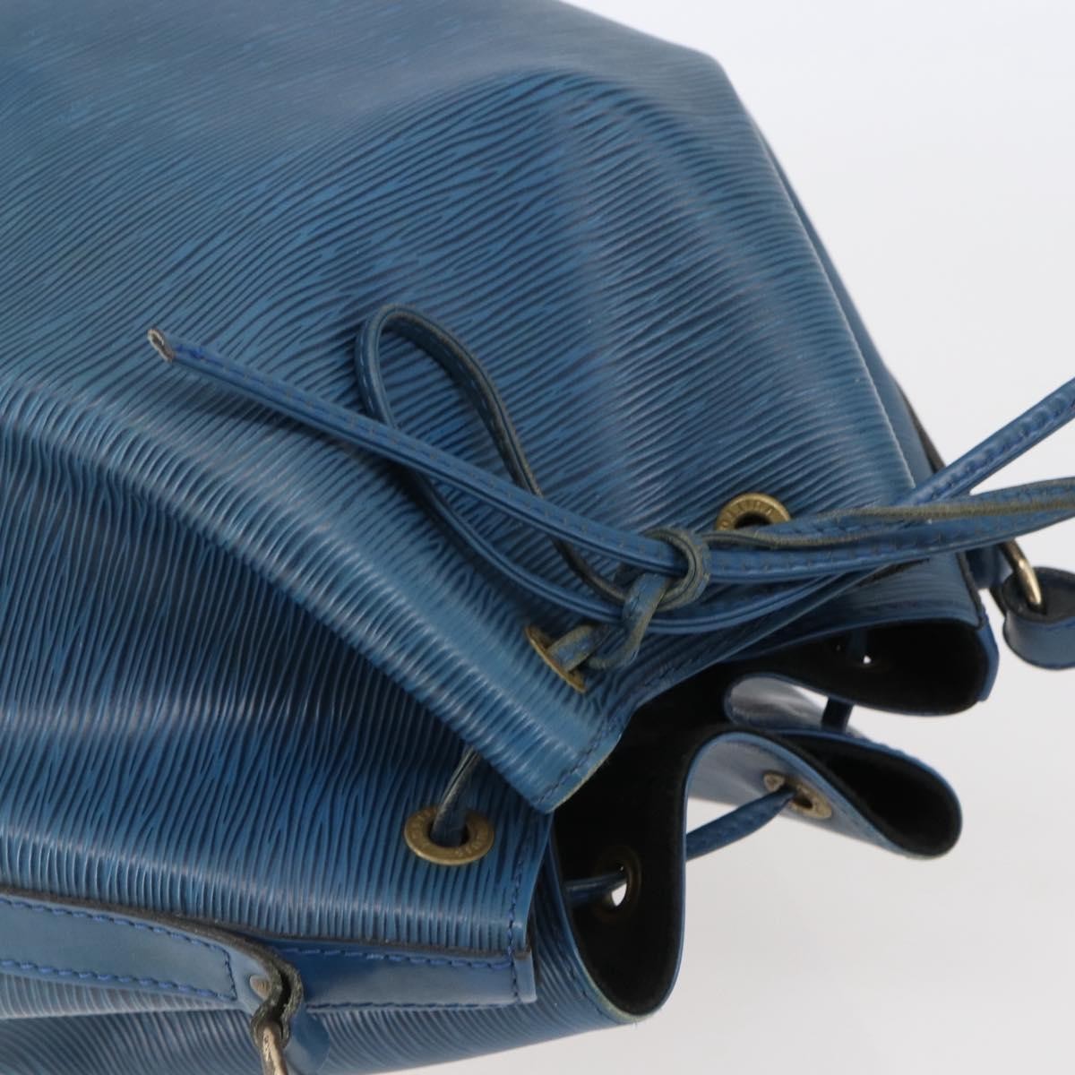 Louis Vuitton Noe Handbag Epi Leather Blue Leather Shoulder Bag Bag (Pre-Owned)