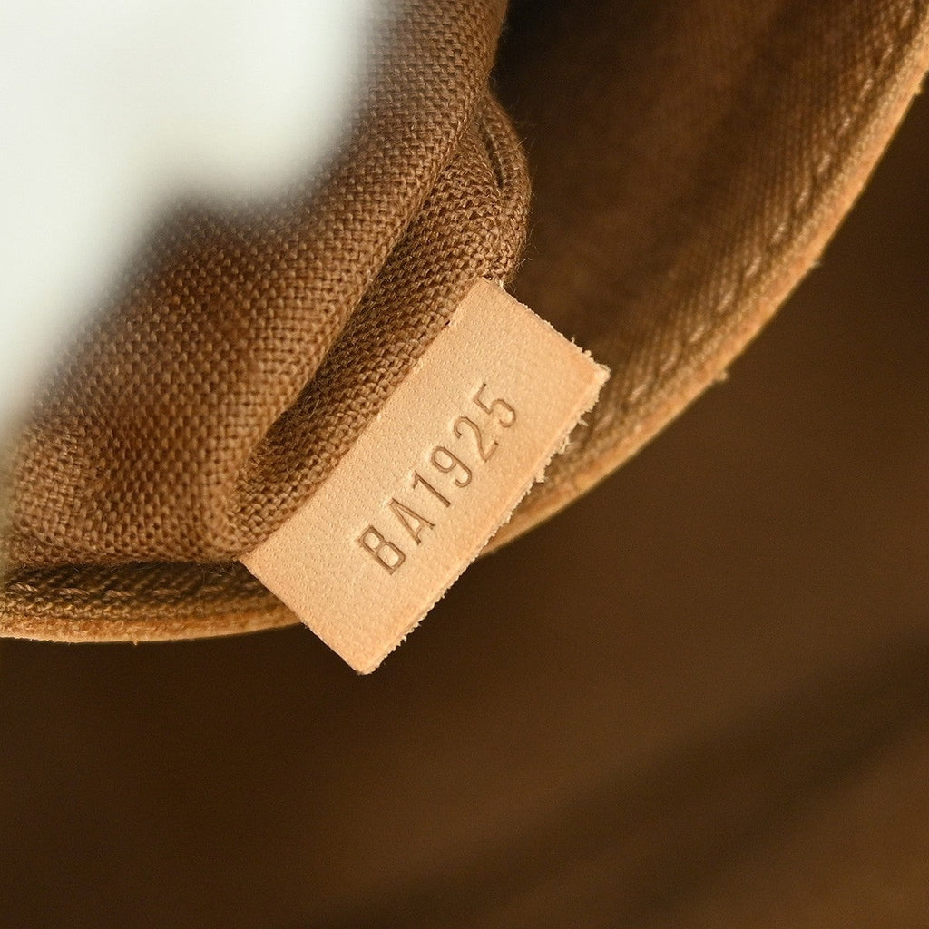 Louis Vuitton Alma Handbag Monogram Canvas Brown Canvas Handbag (Pre-Owned)