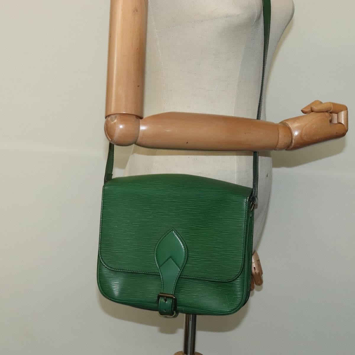 Louis Vuitton Cartouchiere Handbag Epi Leather Green Leather Shoulder Bag Bag (Pre-Owned)