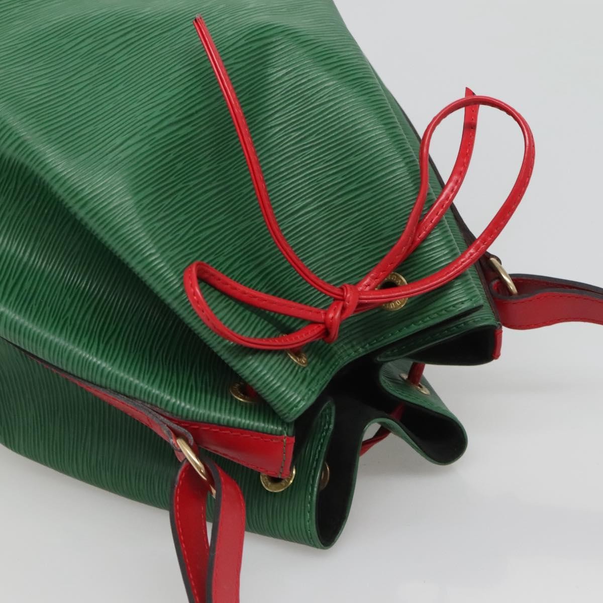 Louis Vuitton Bicolor Petit Noe Handbag Epi Leather Green Leather Shoulder Bag Bag (Pre-Owned)