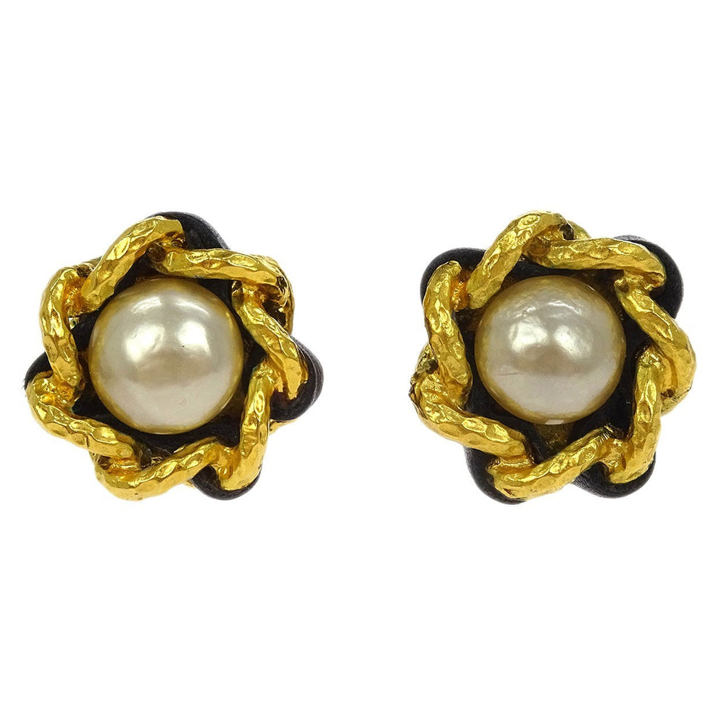 Chanel Vintage Round Clip-On Earrings Metal With Faux Pearl Gold Gold_Plated Earrings Jewelry (Pre-Owned)