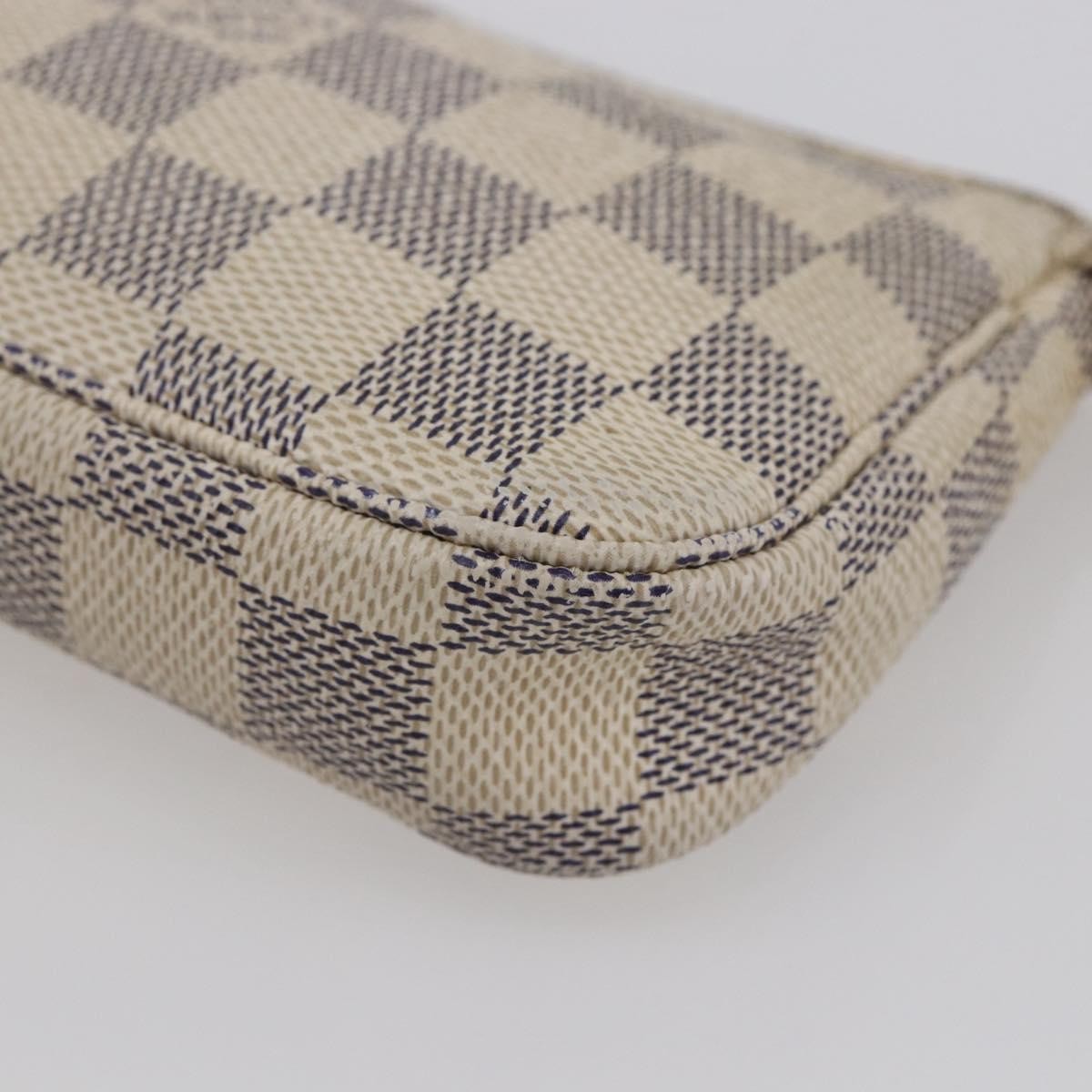 Louis Vuitton Pochette Accessoires Damier White Canvas Bag (Pre-Owned)