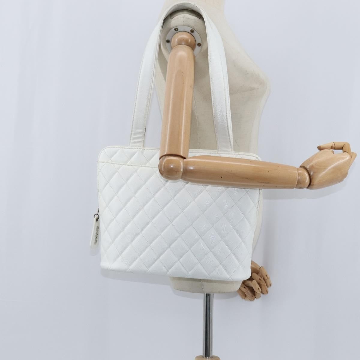 Chanel Vintage Cc Zip Around Bowler Bag Quilted Caviar White Leather Tote Bag Bag (Pre-Owned)
