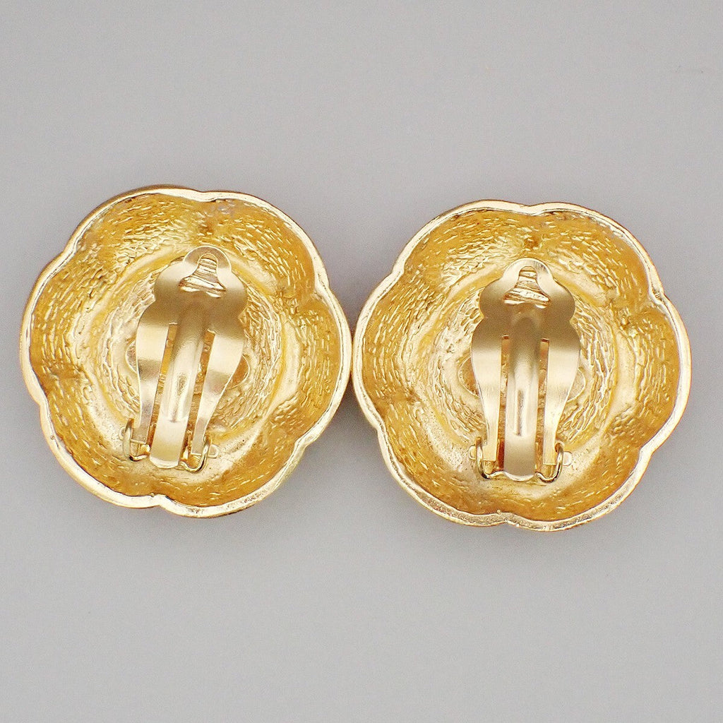 Chanel Vintage Cc Flower Clip-On Earrings Imitation Pearls In Gold Plated Gold Gold_Plated Earrings Jewelry (Pre-Owned)