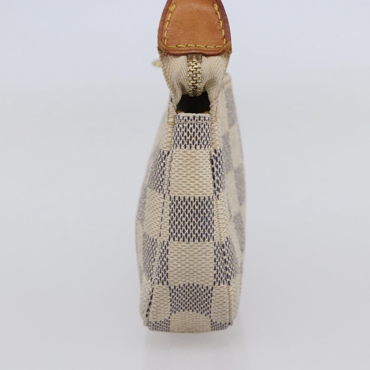Louis Vuitton Pochette Accessoires Damier White Canvas Bag (Pre-Owned)