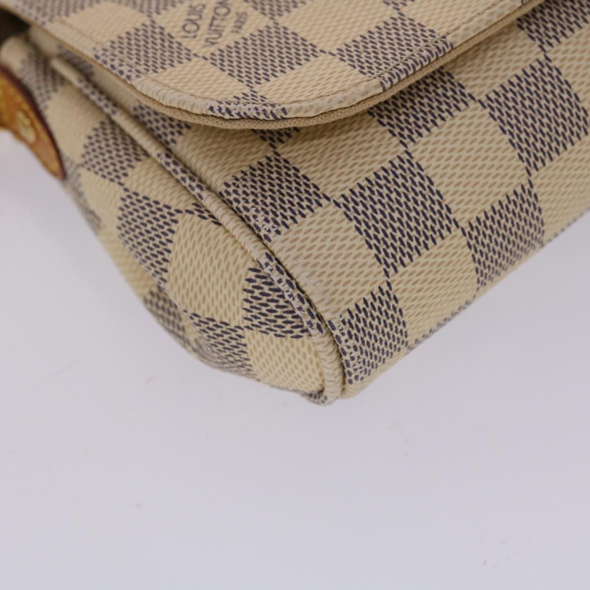 Louis Vuitton Favorite Handbag Damier White Canvas Clutche & Pouche Bag (Pre-Owned)